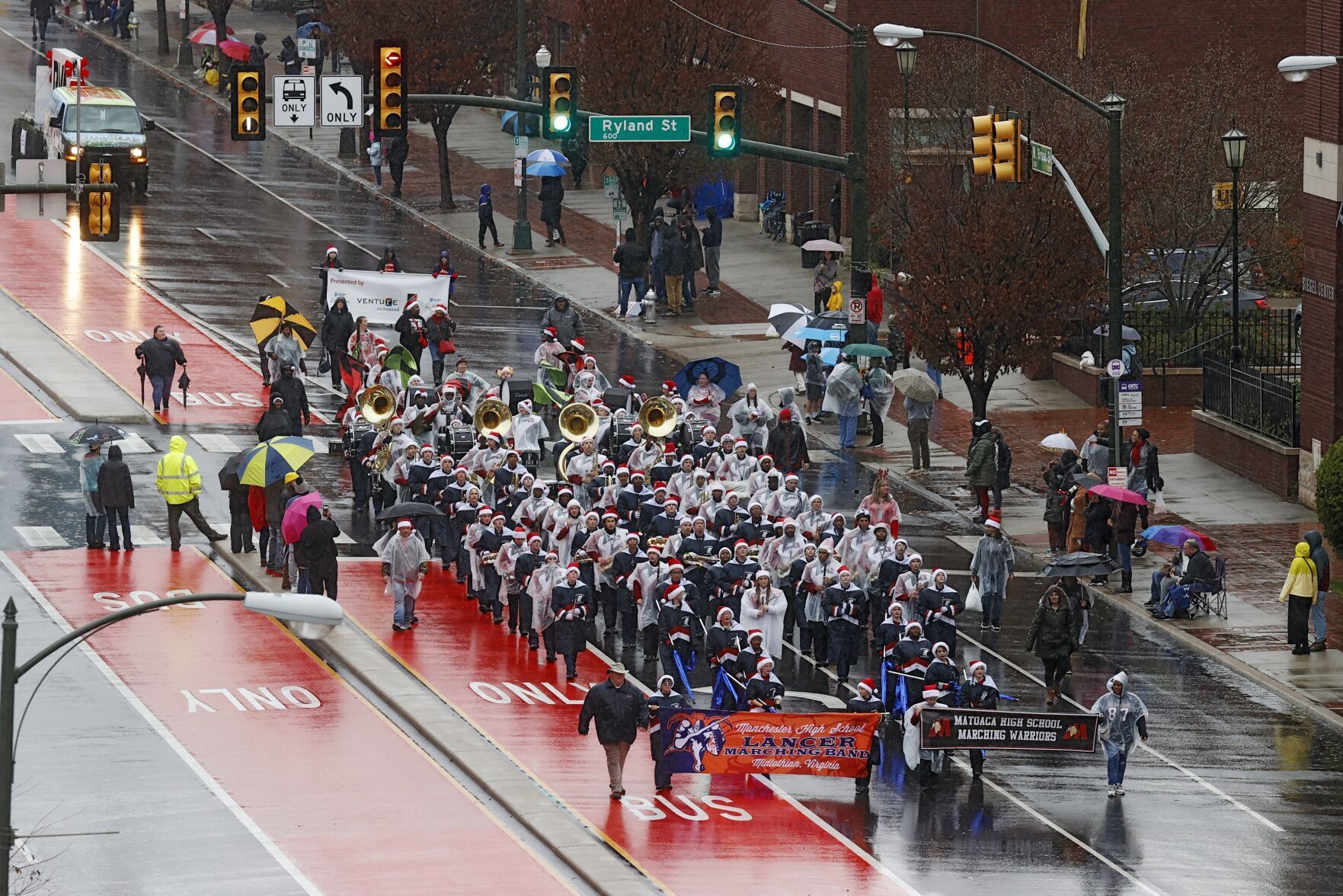 20221204_MET_PARADE_ER_15